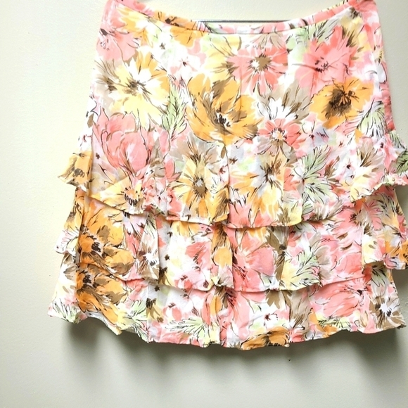 Ann Taylor LOFT Womans Silk Tiered Flowy Floral Ruffle Skirt Size 10 - Picture 3 of 7